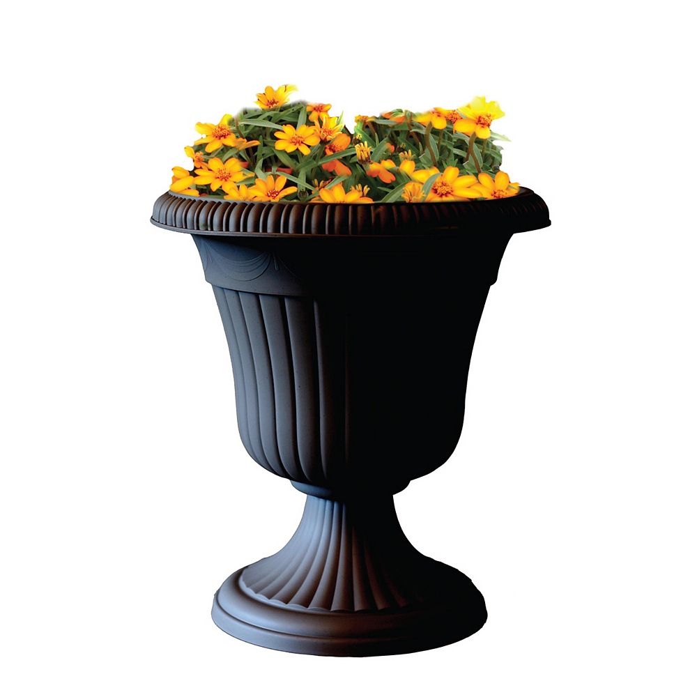 Integrated Plastics 19inch Canterbury Urn in Black The Home Depot Canada