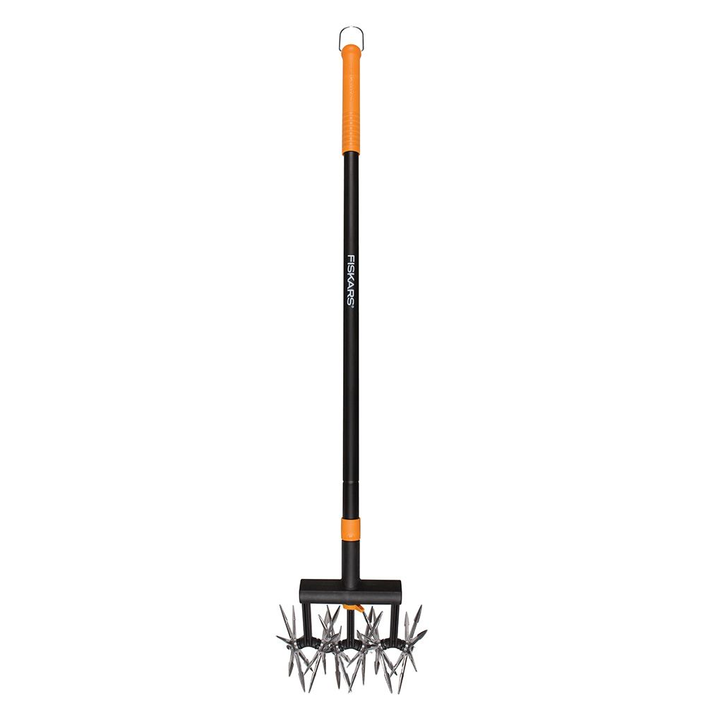 Fiskars Fiskars Extended Reach Cultivator The Home Depot Canada