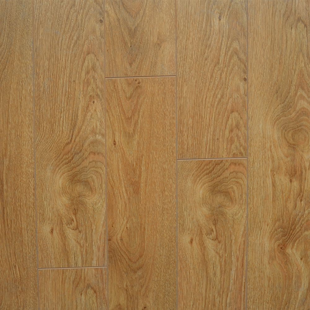 Laminate Flooring Aspire 12 Mm Oak 5 Inch Wide 19 96 Sq Ft Case The Home Depot Canada Laminate Flooring Aspire 12 Mm Oak 5