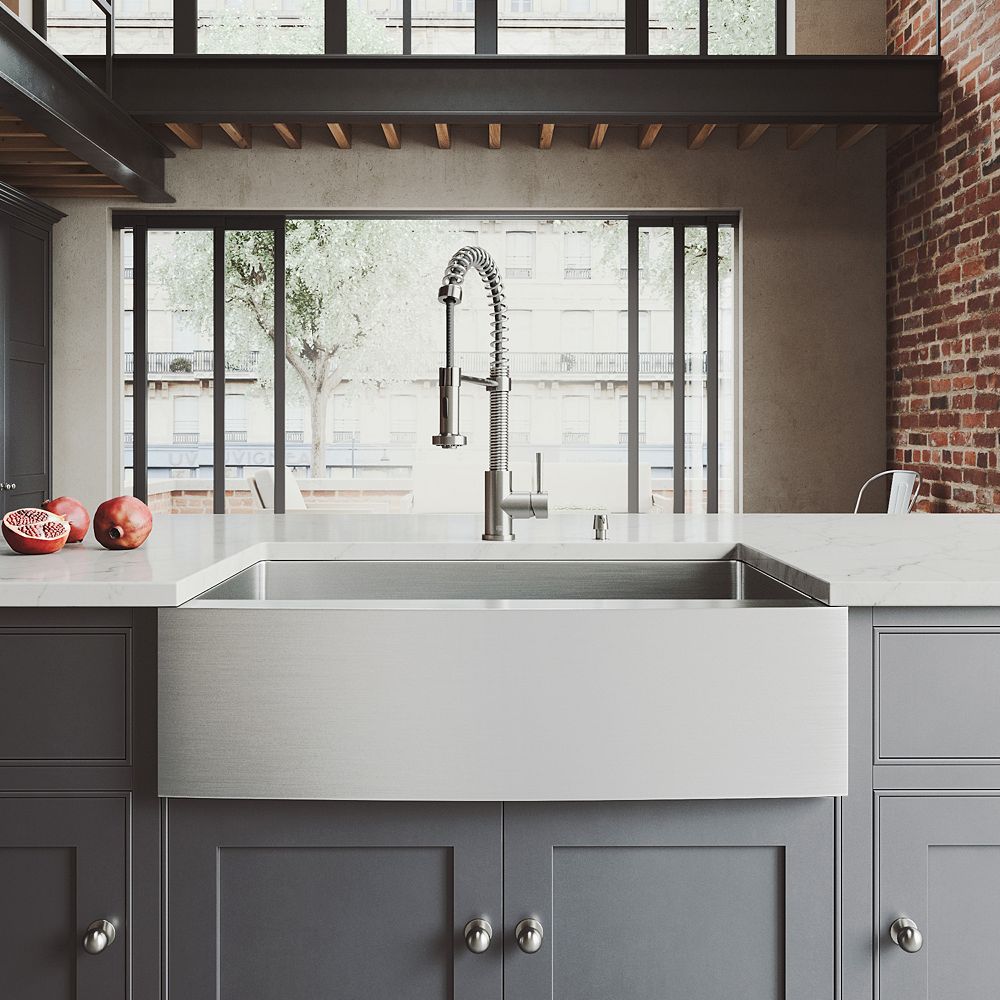 Vigo Bedford Stainless Steel 33 In Single Bowl Farmhouse Apron Front Kitchen Sink With Ed The Home Depot Canada