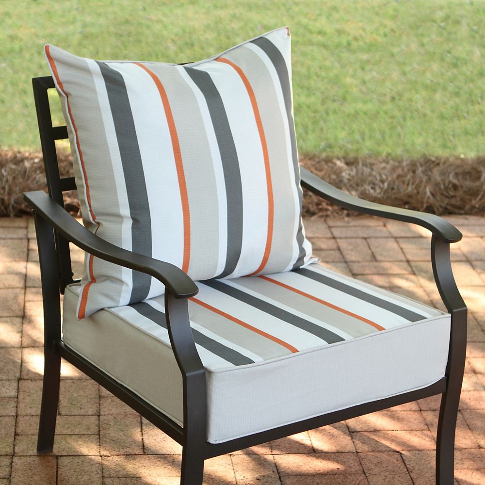 Hampton Bay 24 Inch W X 24 Inch D X 20 Inch H Patio Deep Seating Set In Funk Stripe Multi The Home Depot Canada