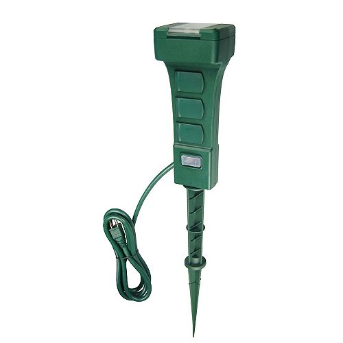 Defiant Outdoor 6 Grounded Outlets Timer Stake