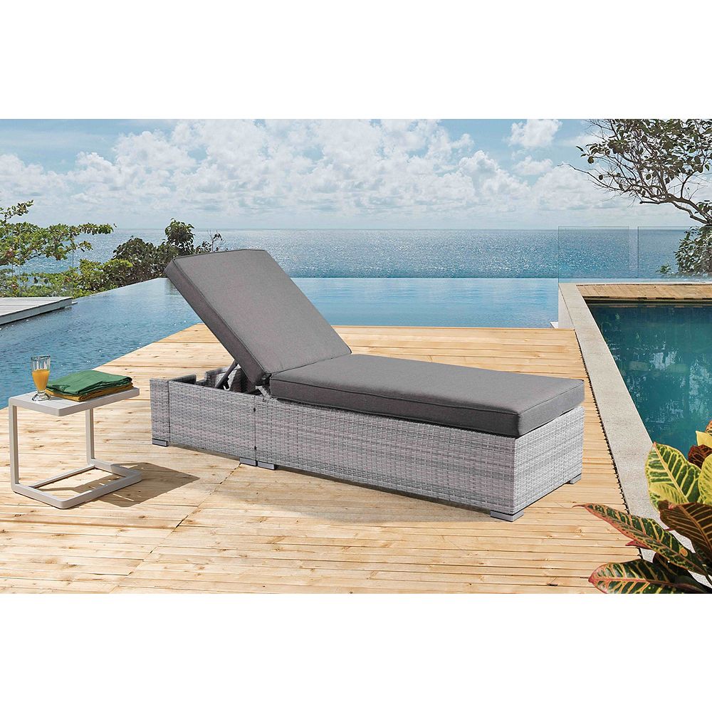 Velago Torino Light Grey AllWeather Wicker Chaise Lounger with Dark