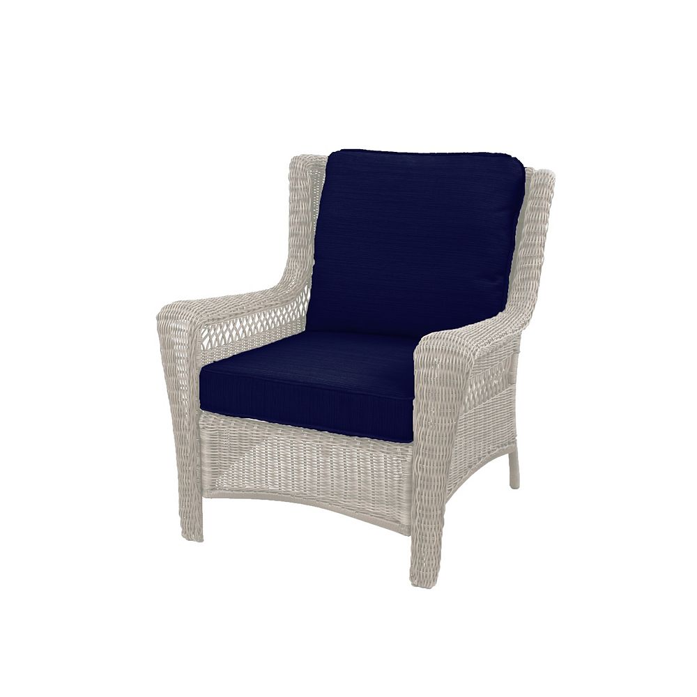 Hampton Bay Park Meadows Off-White Wicker Lounge Chair w/ Navy Cushion