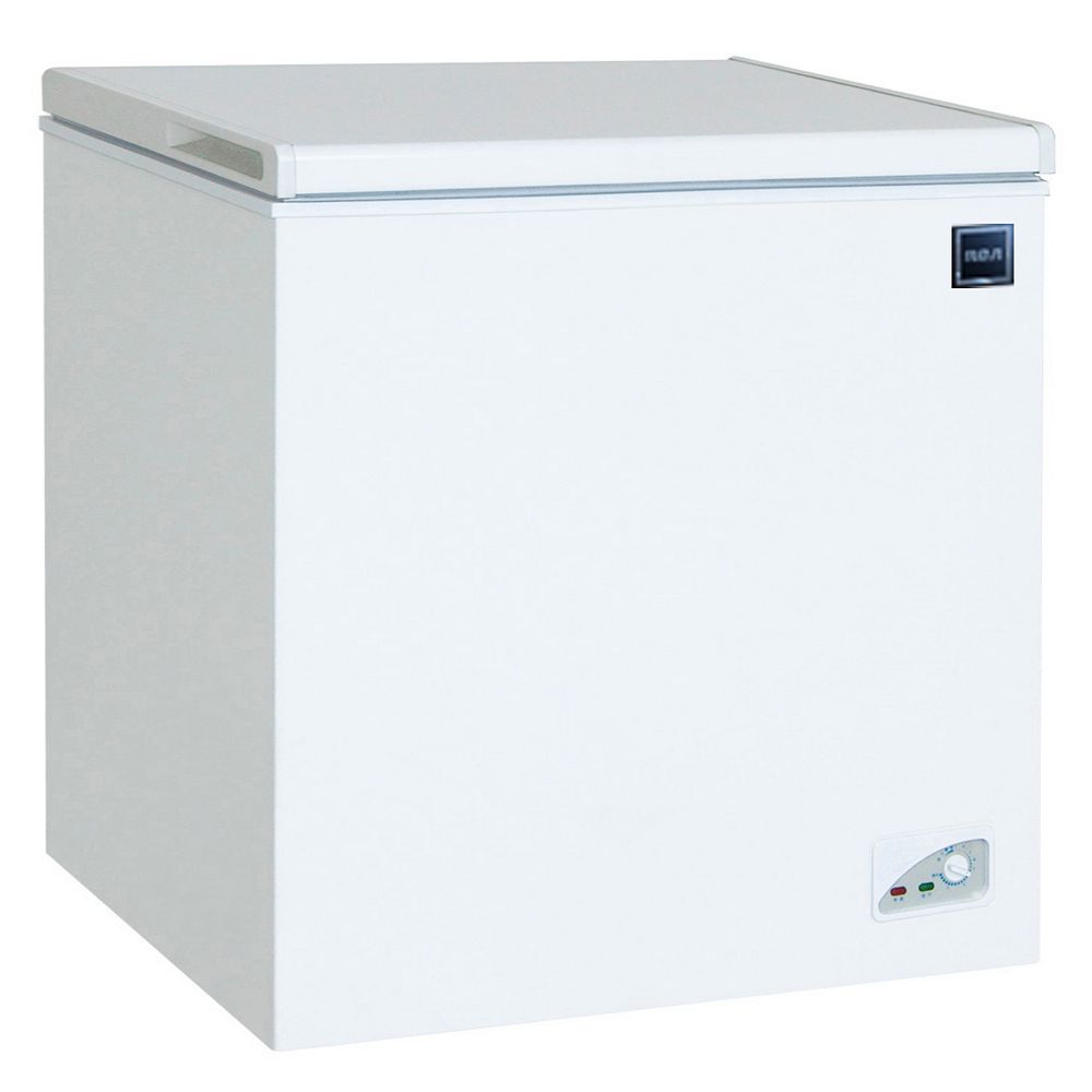 Rca 3 5 Cu Ft Compact Chest Freezer White The Home Depot Canada