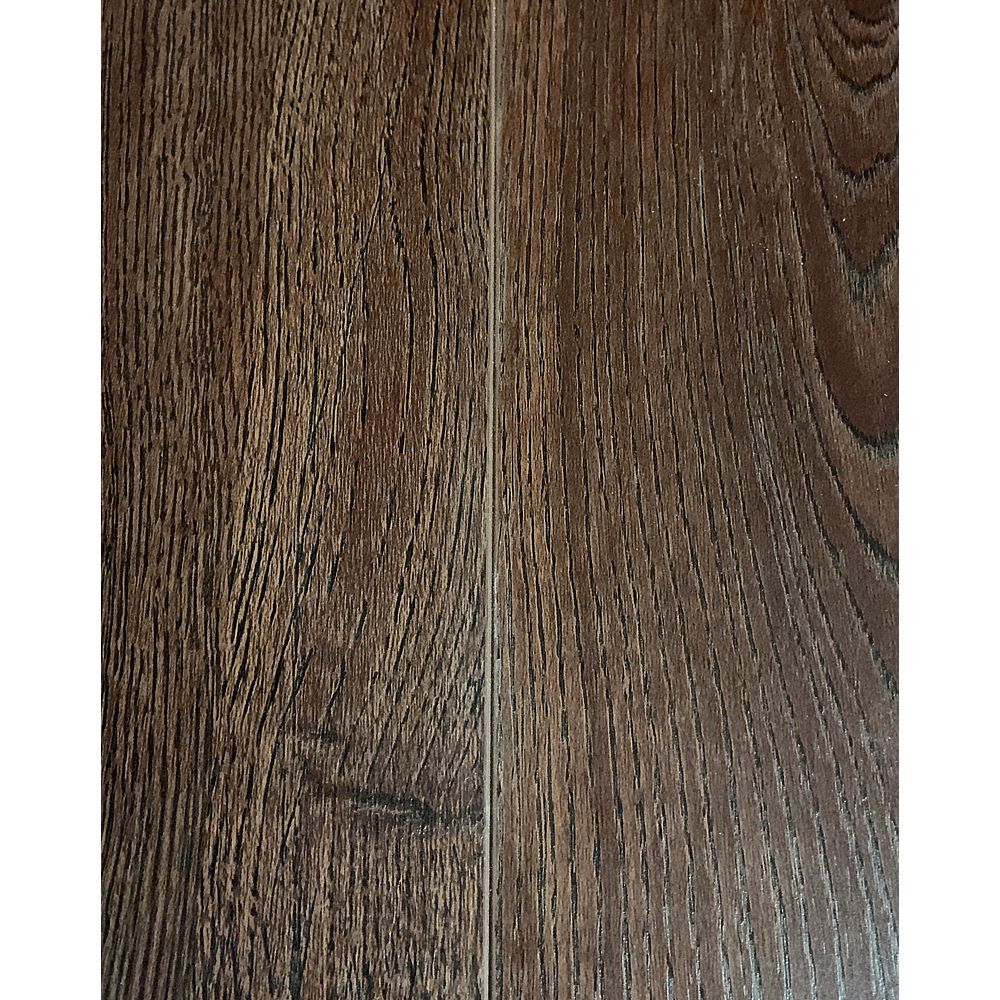 Quickstyle Dark Oak 12mm Thick X 5 Inch Wide X 48 Inch Length Laminate 16 64 Sq Ft Case The Home Depot Canada