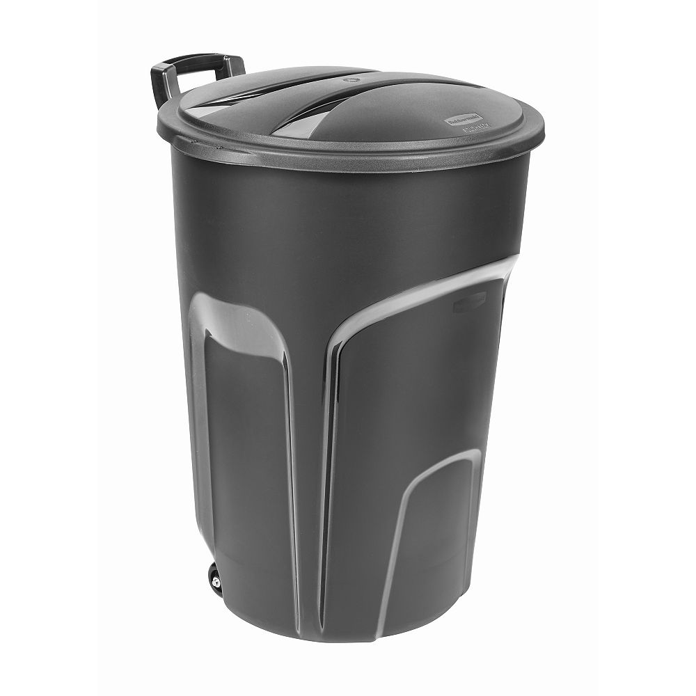 Rubbermaid Roughneck 121L (32 Gal.) Easy Out Wheeled Trash Can in Black with Lid The Home